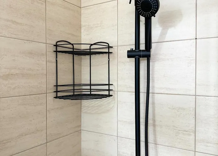 Artistic For 4 Guests In