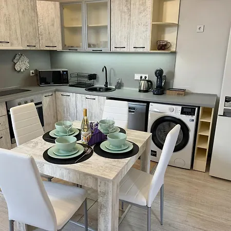 Artistic For 4 Guests In Apartamento