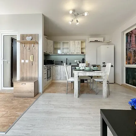 Artistic For 4 Guests In * Μπουργκάς