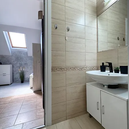 Artistic For 4 Guests In Διαμέρισμα *