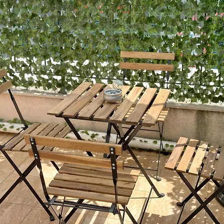 Διαμέρισμα Artistic For 4 Guests In *